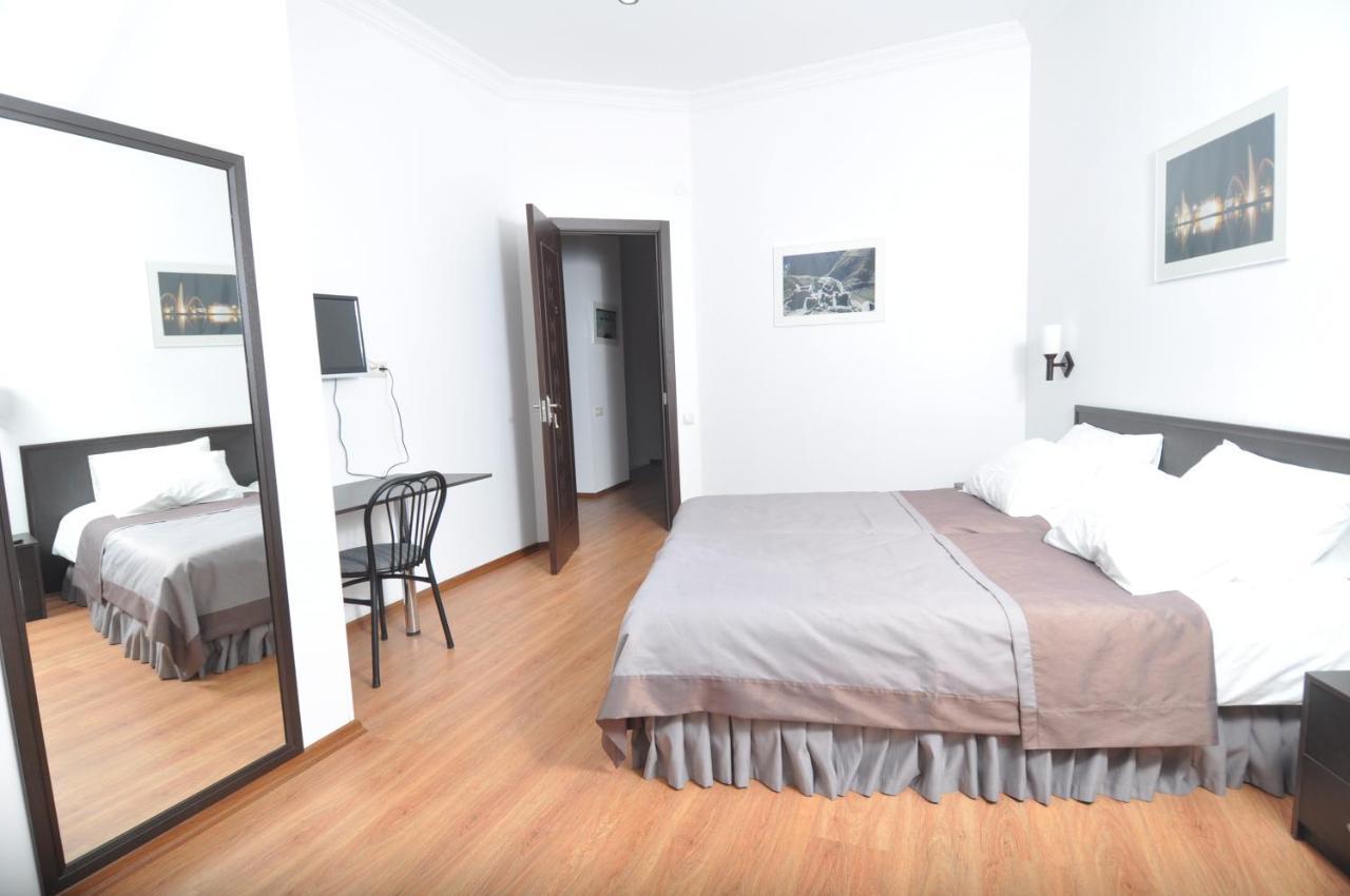 Hotel Corner Tbilisi Rom bilde