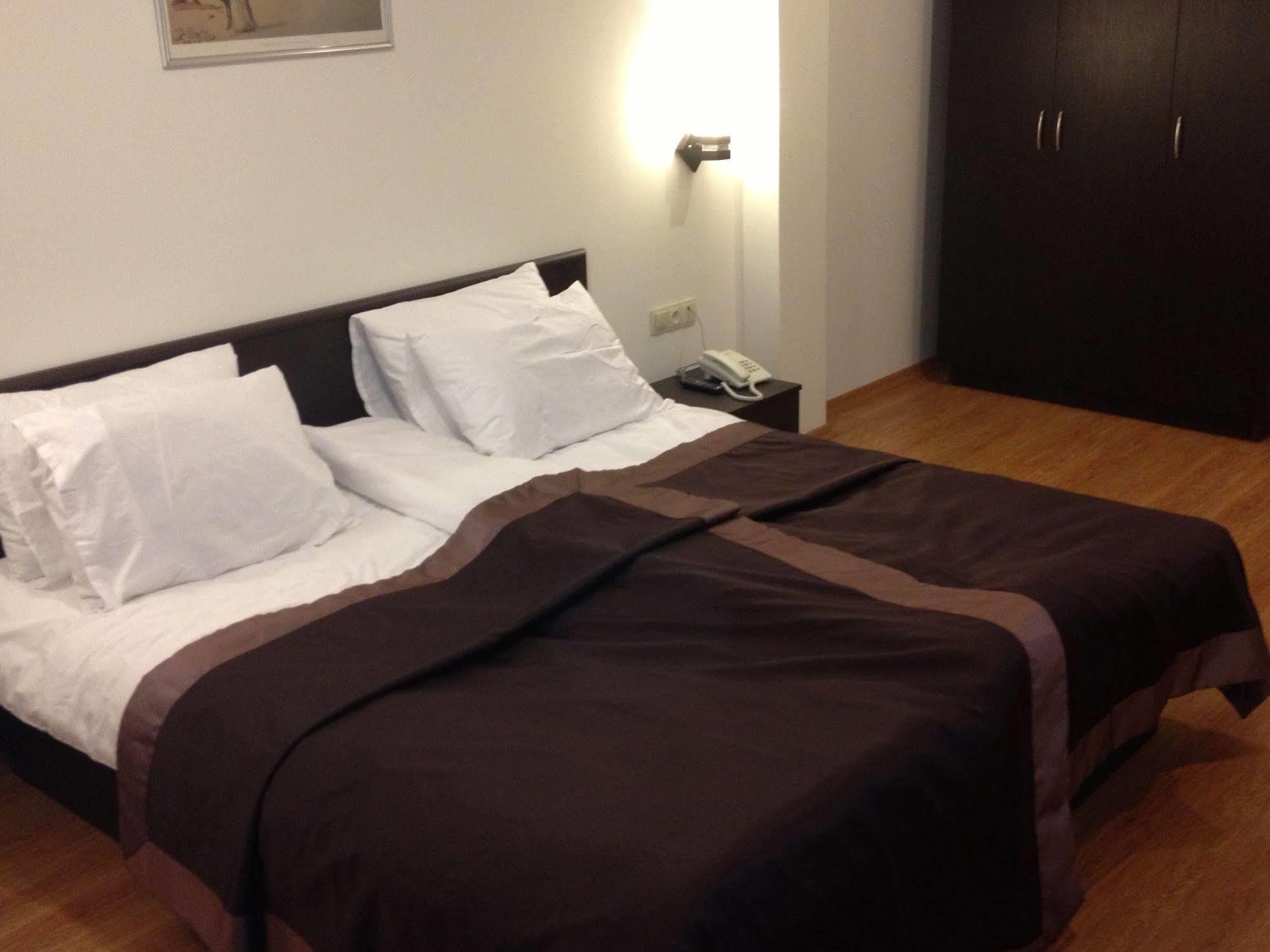 Hotel Corner Tbilisi Eksteriør bilde