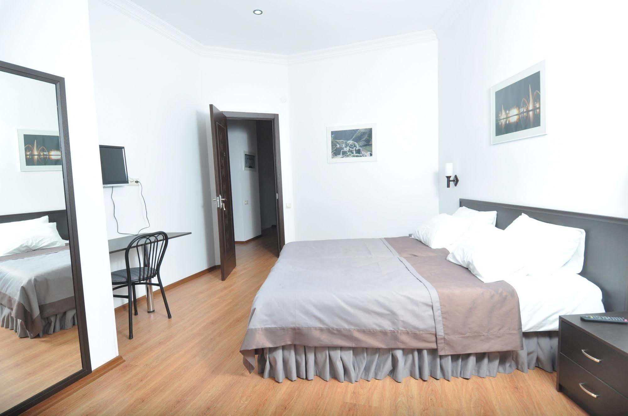 Hotel Corner Tbilisi Eksteriør bilde